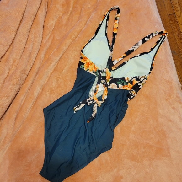 Cupshe NWT Floral Green One Piece Swimsuit With Tummy Control Size Med - Picture 6 of 8